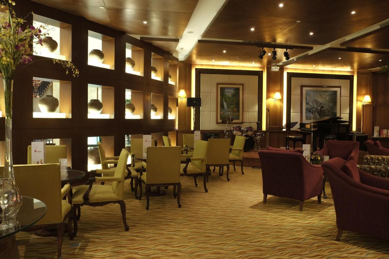 Marco Polo Plaza Cebu Hotel Kültér fotó The lounge at the airport