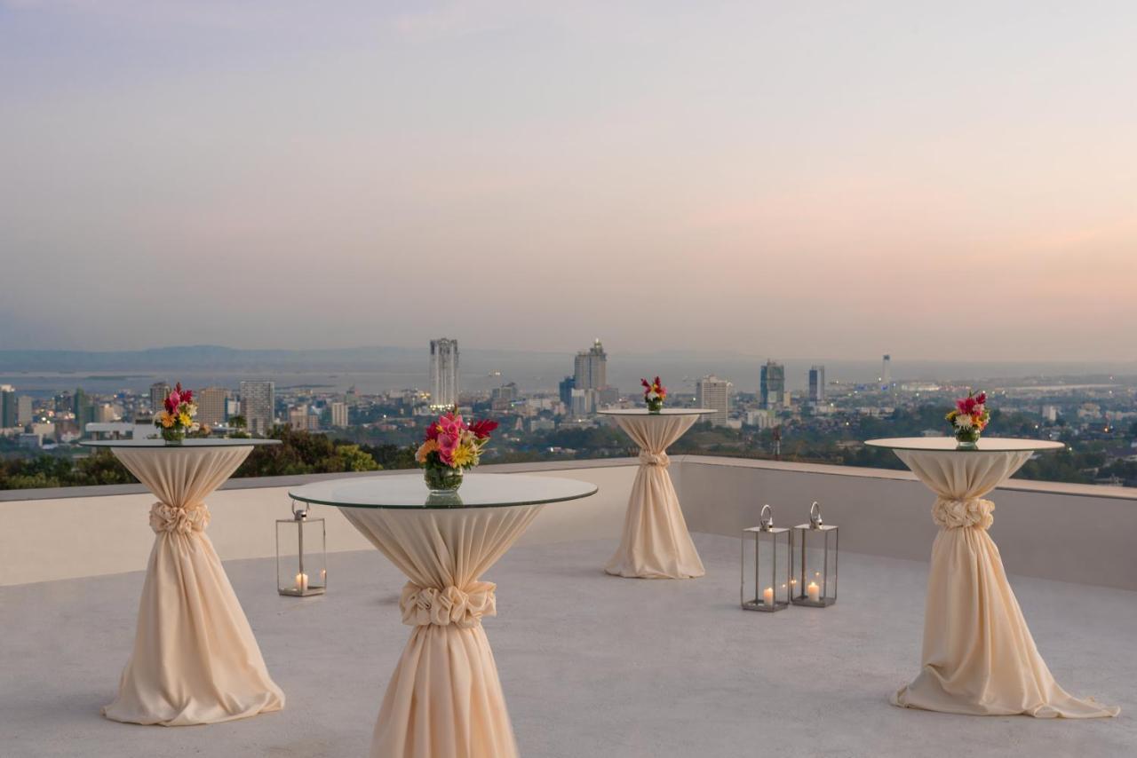 Marco Polo Plaza Cebu Hotel Kültér fotó The View