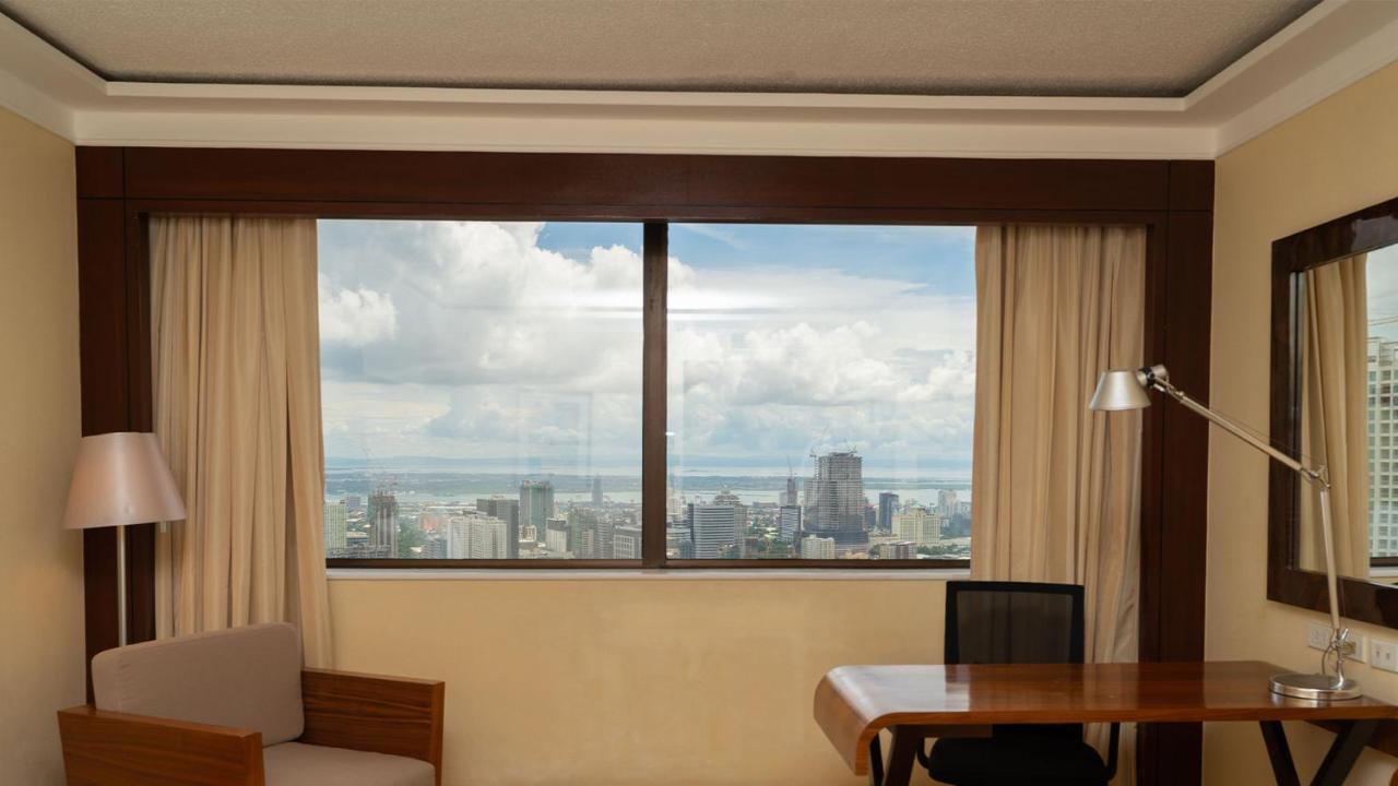 Marco Polo Plaza Cebu Hotel Kültér fotó A window