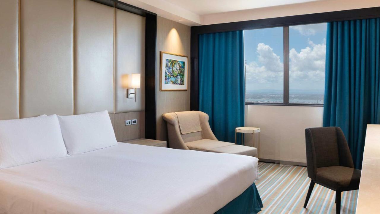 Marco Polo Plaza Cebu Hotel Kültér fotó A room at the hotel