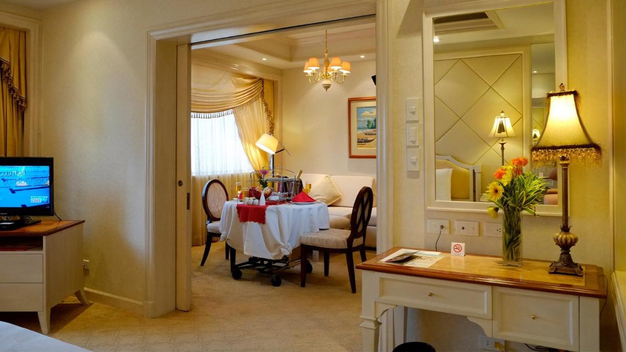 Marco Polo Plaza Cebu Hotel Kültér fotó A suite at the hotel