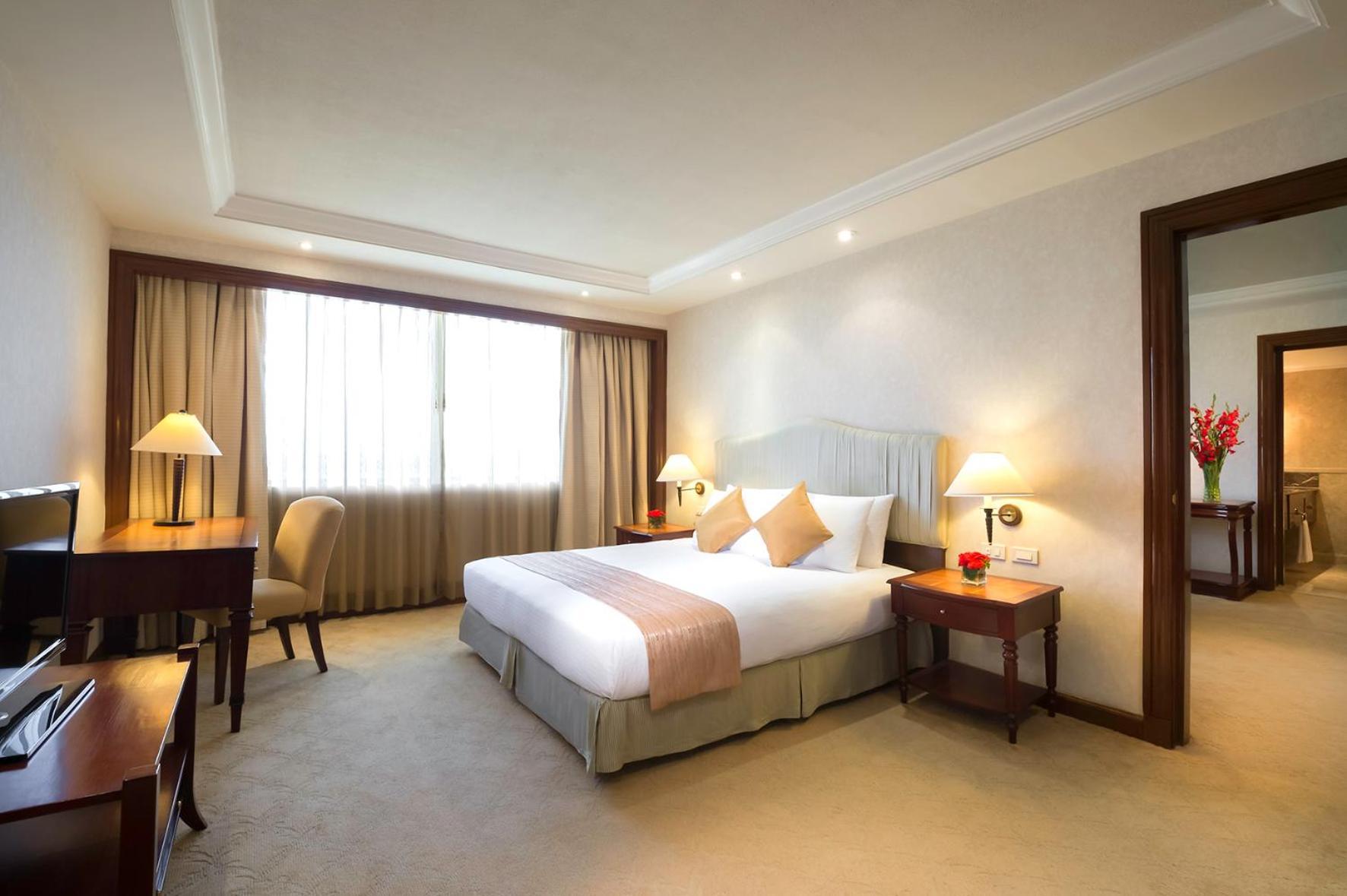 Marco Polo Plaza Cebu Hotel Kültér fotó A bedroom at the hotel