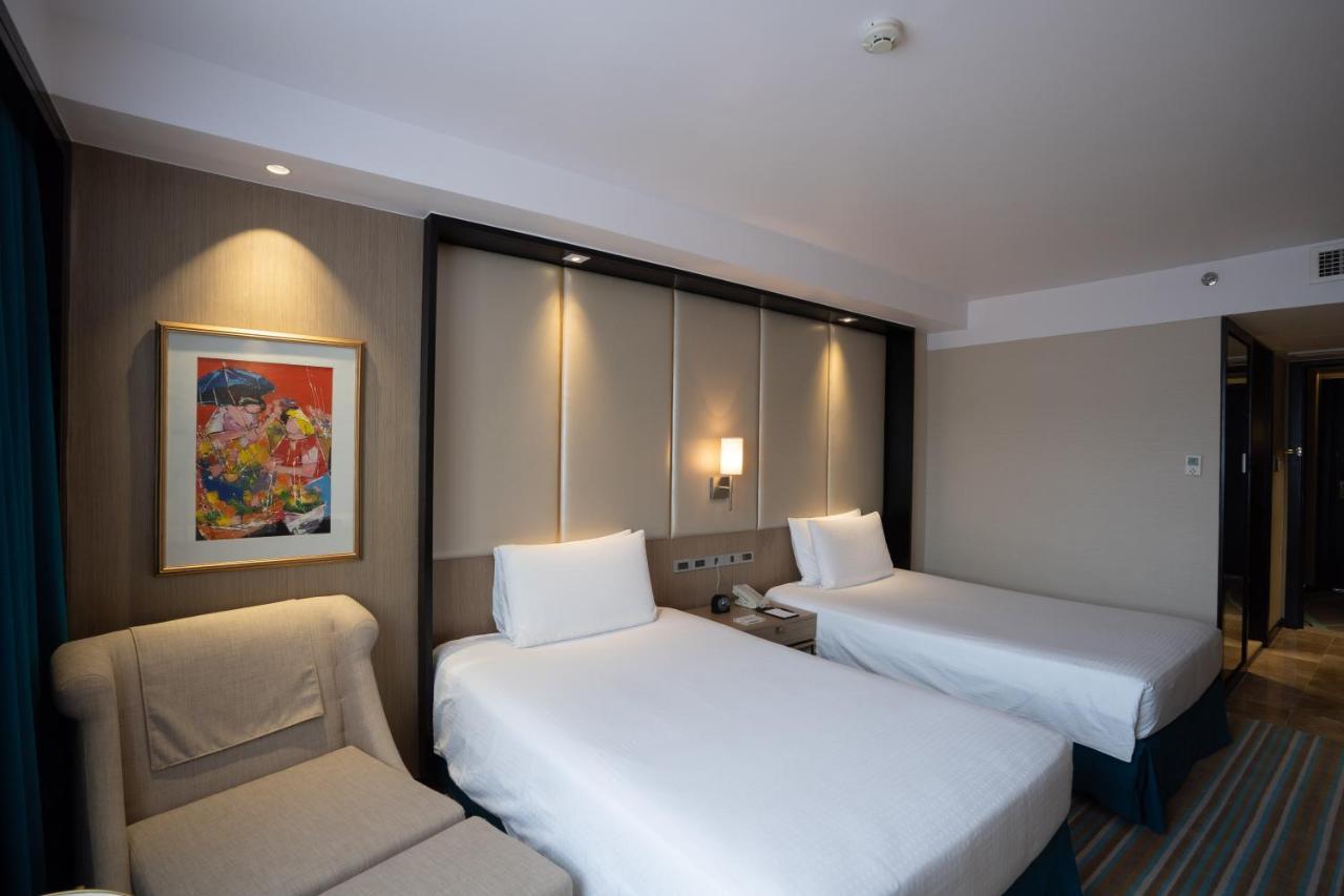 Marco Polo Plaza Cebu Hotel Kültér fotó A room at the hotel